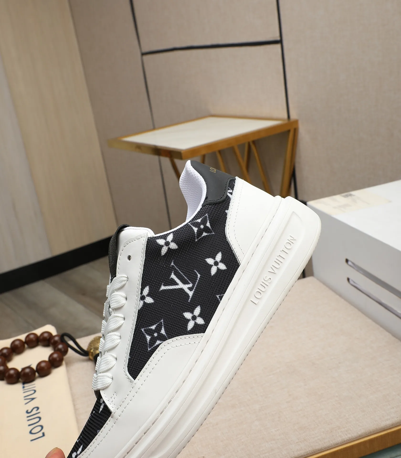Men's shoes 💰540 💰(Niuli: full package) louis vuitton (Louis Vuitton/lv) top 🔍🔍 new models are on sale at the same time at the counter. The upper 🇮🇹 is imported from Italy, first-layer cowhide, and the lining is fully imported cowhide. 💪💪, completely 1⃣️ to 1 ⃣️Re-engraved🇮🇹💪💪, ⚠Sole: The original sole is specially provided by the original factory, the exclusive movable molded sole is super comfortable, ⚠The original factory follows the order, 🔍🔍high quality, you can enter and exit the counter at will, welcome to compare⚠. Code number:38-44